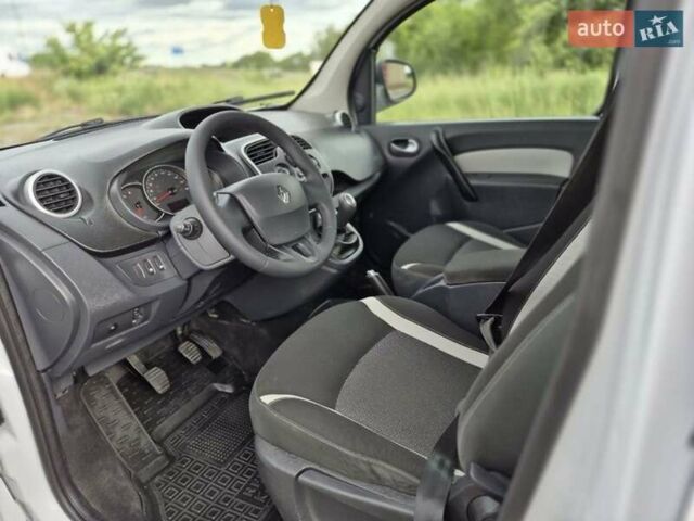 Рено Кенгу 2016 в Хороле на Automoto.ua Белый Рено Кенгу, объемом двигателя 1.5 л и пробегом 219 тыс. км за 10250 $, фото 12 на Automoto.ua