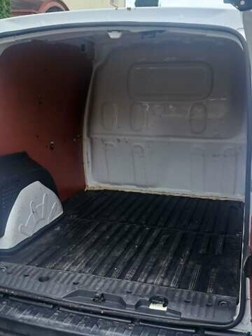 Рено Кєнгу 2016 у Вышгороде на Automoto.ua Білий Рено Кєнгу, об'ємом двигуна 1.46 л та пробігом 220 тис. км за 8100 $, фото 3 на Automoto.ua