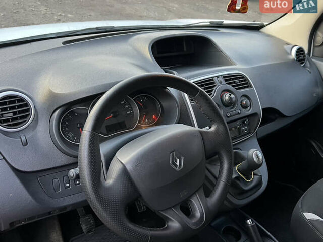 Белый Рено Кенгу, объемом двигателя 1.5 л и пробегом 263 тыс. км за 8950 $, фото 12 на Automoto.ua