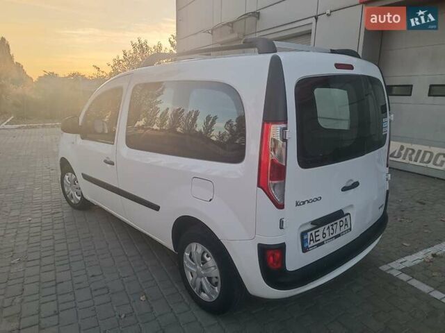 Белый Рено Кенгу, объемом двигателя 1.46 л и пробегом 109 тыс. км за 9700 $, фото 62 на Automoto.ua