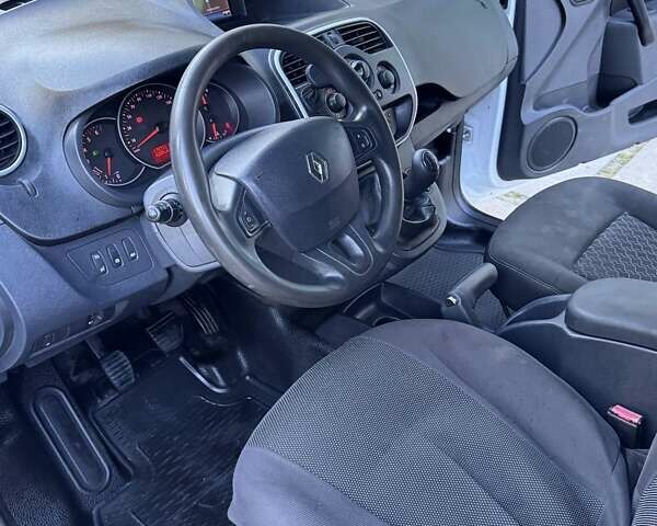 Белый Рено Кенгу, объемом двигателя 1.46 л и пробегом 176 тыс. км за 8100 $, фото 20 на Automoto.ua