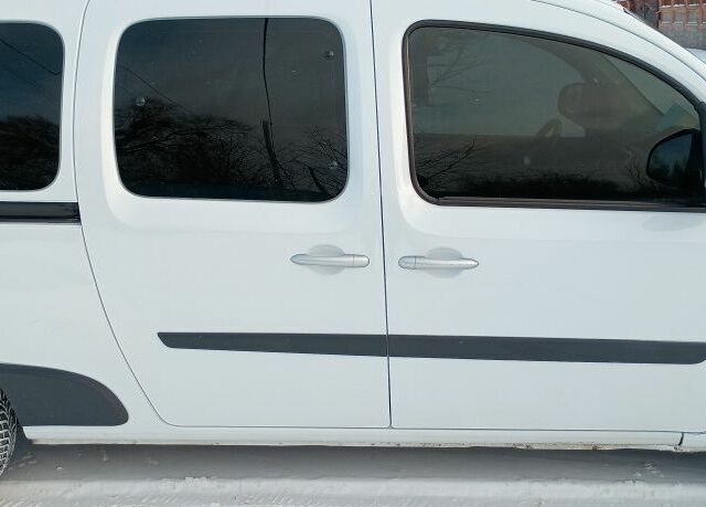 Білий Рено Кєнгу, об'ємом двигуна 1.5 л та пробігом 204 тис. км за 12700 $, фото 1 на Automoto.ua