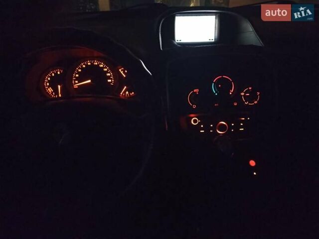 Білий Рено Кєнгу, об'ємом двигуна 1.5 л та пробігом 250 тис. км за 9700 $, фото 15 на Automoto.ua