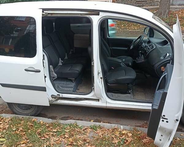 Білий Рено Кєнгу, об'ємом двигуна 1.46 л та пробігом 215 тис. км за 10000 $, фото 6 на Automoto.ua