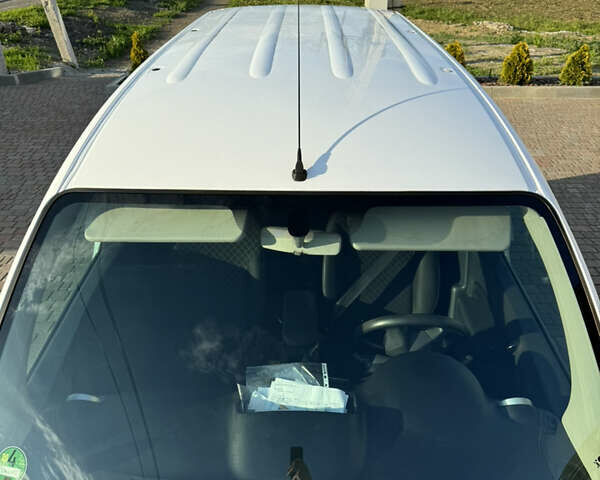 Белый Рено Кенгу, объемом двигателя 1.5 л и пробегом 211 тыс. км за 9000 $, фото 14 на Automoto.ua