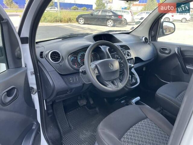 Белый Рено Кенгу, объемом двигателя 0 л и пробегом 75 тыс. км за 8800 $, фото 21 на Automoto.ua