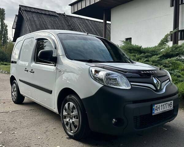 Белый Рено Кенгу, объемом двигателя 1.46 л и пробегом 149 тыс. км за 8800 $, фото 1 на Automoto.ua