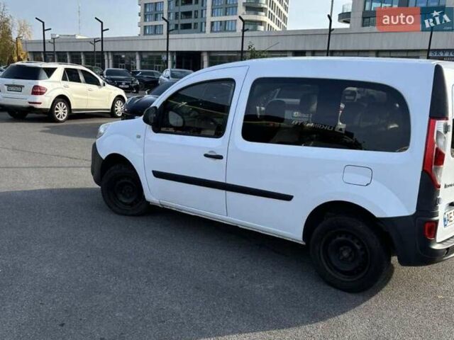 Білий Рено Кєнгу, об'ємом двигуна 1.46 л та пробігом 410 тис. км за 7500 $, фото 5 на Automoto.ua