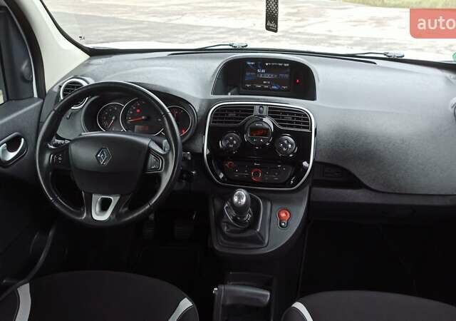 Білий Рено Кєнгу, об'ємом двигуна 1.5 л та пробігом 230 тис. км за 11000 $, фото 55 на Automoto.ua
