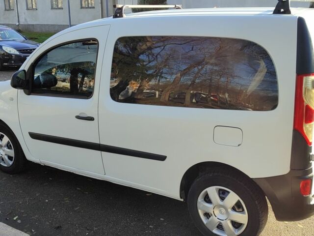 Білий Рено Кєнгу, об'ємом двигуна 1.5 л та пробігом 260 тис. км за 9000 $, фото 3 на Automoto.ua