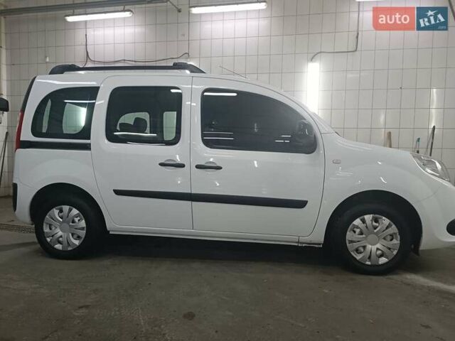 Белый Рено Кенгу, объемом двигателя 1.46 л и пробегом 109 тыс. км за 9700 $, фото 48 на Automoto.ua