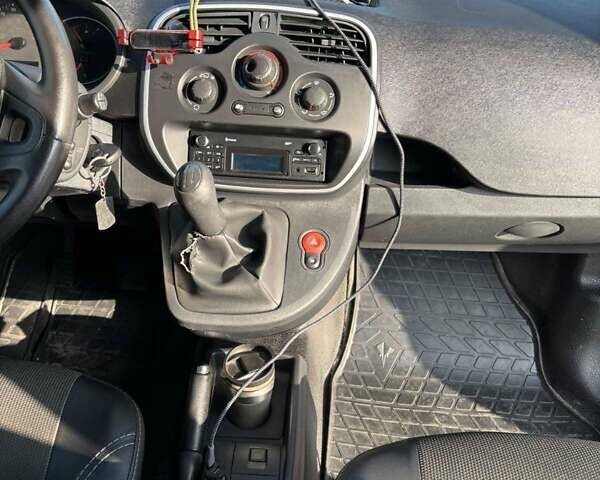 Білий Рено Кєнгу, об'ємом двигуна 1.46 л та пробігом 410 тис. км за 7500 $, фото 9 на Automoto.ua