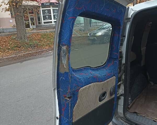 Білий Рено Кєнгу, об'ємом двигуна 1.46 л та пробігом 215 тис. км за 10000 $, фото 3 на Automoto.ua