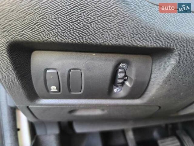 Білий Рено Кєнгу, об'ємом двигуна 1.46 л та пробігом 179 тис. км за 10500 $, фото 12 на Automoto.ua