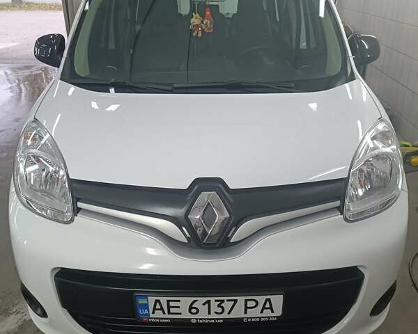 Белый Рено Кенгу, объемом двигателя 1.46 л и пробегом 109 тыс. км за 9700 $, фото 15 на Automoto.ua