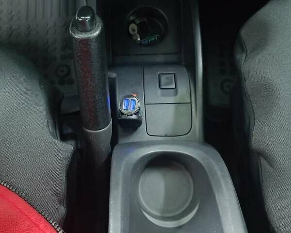 Белый Рено Кенгу, объемом двигателя 1.46 л и пробегом 109 тыс. км за 9700 $, фото 44 на Automoto.ua