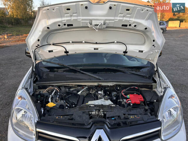 Білий Рено Кєнгу, об'ємом двигуна 1.5 л та пробігом 203 тис. км за 11450 $, фото 20 на Automoto.ua