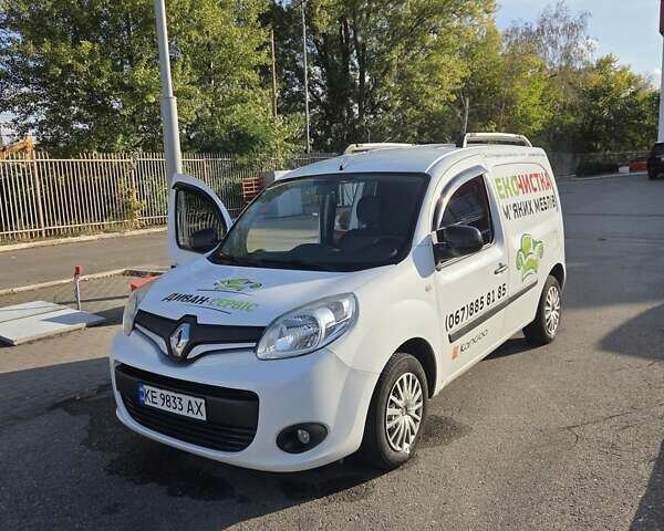 Білий Рено Кєнгу, об'ємом двигуна 1.46 л та пробігом 122 тис. км за 11800 $, фото 1 на Automoto.ua