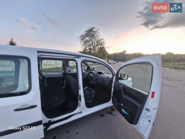 Белый Рено Кенгу, объемом двигателя 1.5 л и пробегом 59 тыс. км за 12850 $, фото 9 на Automoto.ua