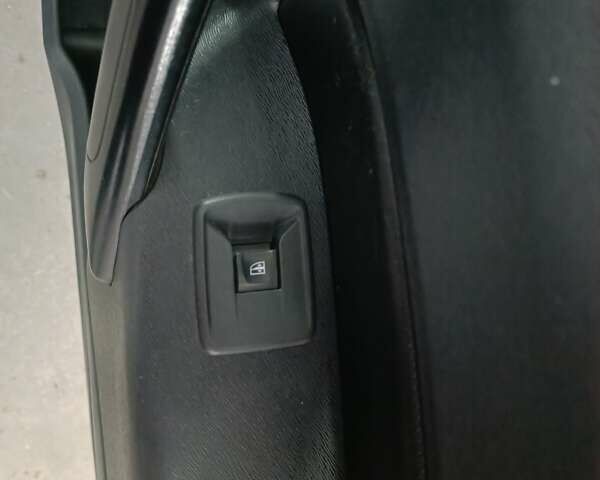 Белый Рено Кенгу, объемом двигателя 1.46 л и пробегом 109 тыс. км за 9700 $, фото 25 на Automoto.ua