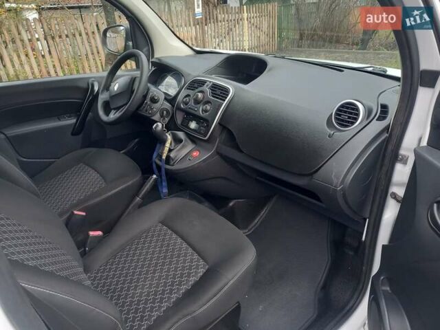 Белый Рено Кенгу, объемом двигателя 1.5 л и пробегом 70 тыс. км за 10650 $, фото 13 на Automoto.ua