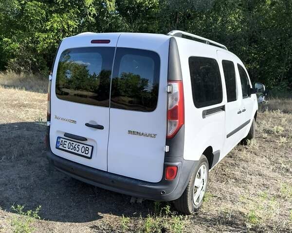 Белый Рено Кенгу, объемом двигателя 1.46 л и пробегом 177 тыс. км за 11200 $, фото 6 на Automoto.ua