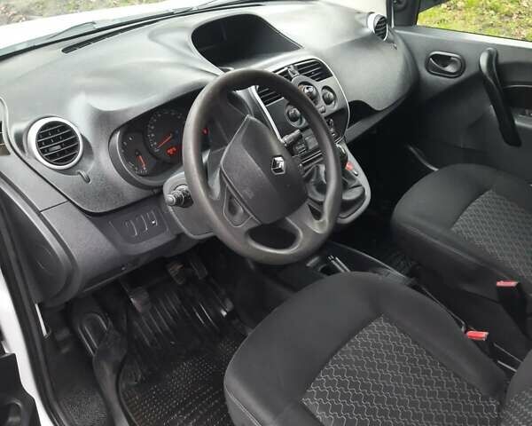 Білий Рено Кєнгу, об'ємом двигуна 1.5 л та пробігом 184 тис. км за 8200 $, фото 1 на Automoto.ua