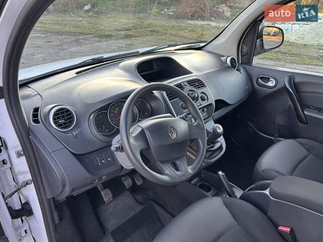 Рено Кенгу 2016 в Луцке на Automoto.ua Белый Рено Кенгу, объемом двигателя 1.5 л и пробегом 203 тыс. км за 11650 $, фото 10 на Automoto.ua