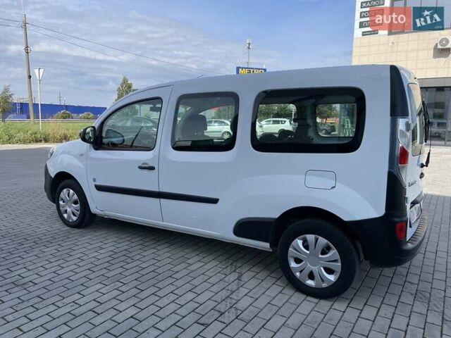 Белый Рено Кенгу, объемом двигателя 0 л и пробегом 75 тыс. км за 8800 $, фото 6 на Automoto.ua