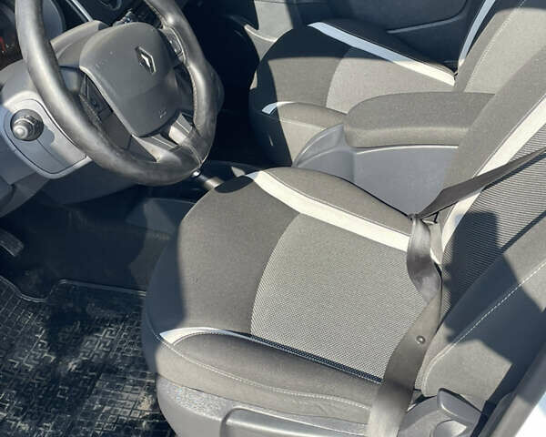 Білий Рено Кєнгу, об'ємом двигуна 1.46 л та пробігом 237 тис. км за 12700 $, фото 13 на Automoto.ua
