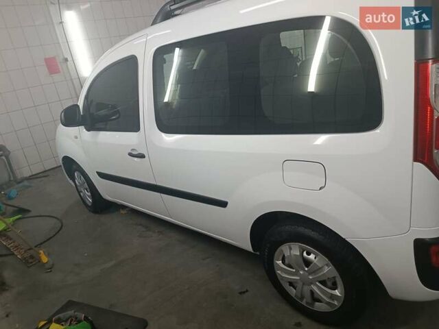 Белый Рено Кенгу, объемом двигателя 1.46 л и пробегом 109 тыс. км за 9700 $, фото 5 на Automoto.ua