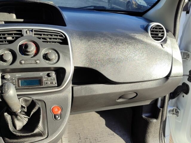 Білий Рено Кєнгу, об'ємом двигуна 1.5 л та пробігом 260 тис. км за 9000 $, фото 6 на Automoto.ua