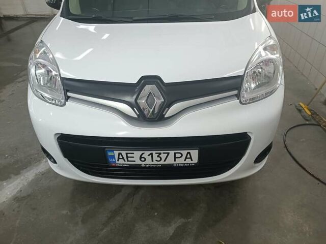 Белый Рено Кенгу, объемом двигателя 1.46 л и пробегом 109 тыс. км за 9700 $, фото 47 на Automoto.ua