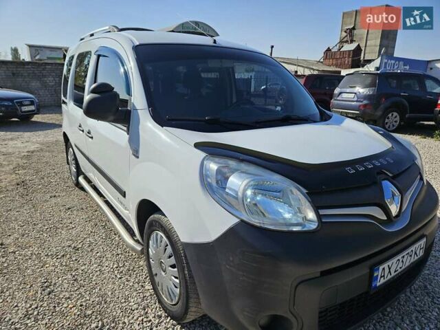Белый Рено Кенгу, объемом двигателя 1.46 л и пробегом 250 тыс. км за 9500 $, фото 10 на Automoto.ua