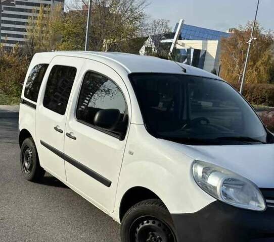 Білий Рено Кєнгу, об'ємом двигуна 1.46 л та пробігом 410 тис. км за 7500 $, фото 6 на Automoto.ua