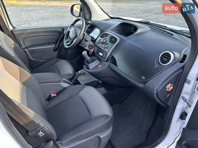 Білий Рено Кєнгу, об'ємом двигуна 1.5 л та пробігом 203 тис. км за 11450 $, фото 18 на Automoto.ua