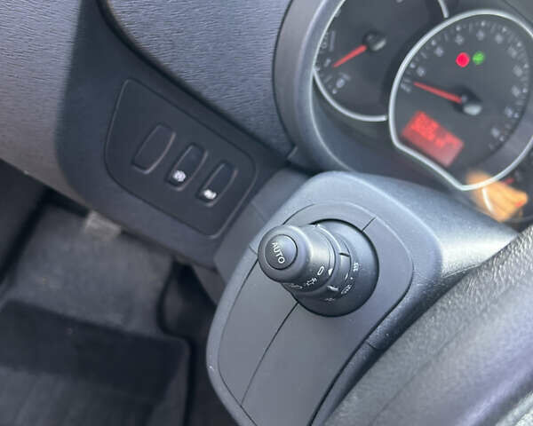 Білий Рено Кєнгу, об'ємом двигуна 1.5 л та пробігом 203 тис. км за 11450 $, фото 14 на Automoto.ua