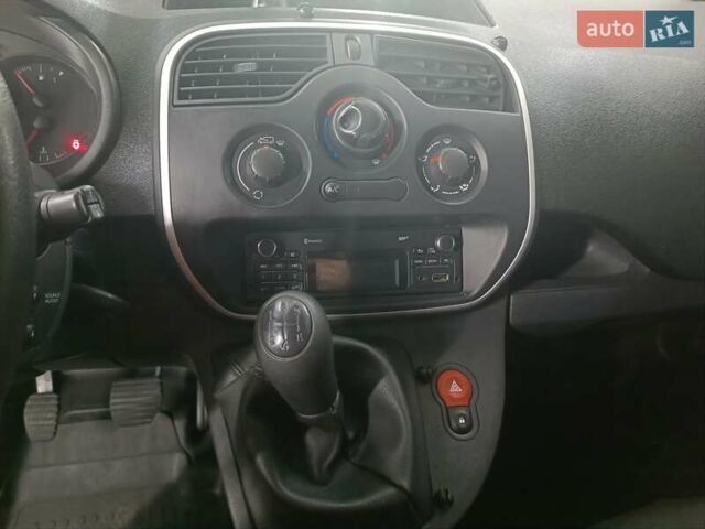 Белый Рено Кенгу, объемом двигателя 1.46 л и пробегом 109 тыс. км за 9700 $, фото 40 на Automoto.ua