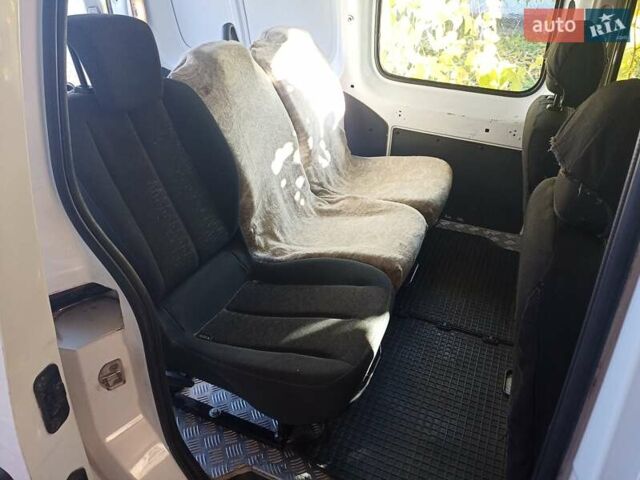 Білий Рено Кєнгу, об'ємом двигуна 1.5 л та пробігом 250 тис. км за 9700 $, фото 9 на Automoto.ua