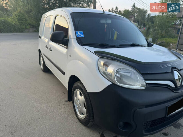 Белый Рено Кенгу, объемом двигателя 1.5 л и пробегом 150 тыс. км за 7800 $, фото 9 на Automoto.ua