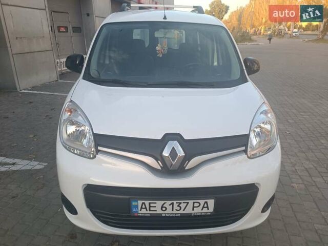 Белый Рено Кенгу, объемом двигателя 1.46 л и пробегом 109 тыс. км за 9700 $, фото 56 на Automoto.ua