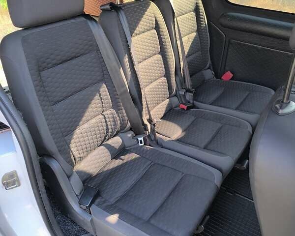 Белый Рено Кенгу, объемом двигателя 1.46 л и пробегом 177 тыс. км за 11200 $, фото 25 на Automoto.ua