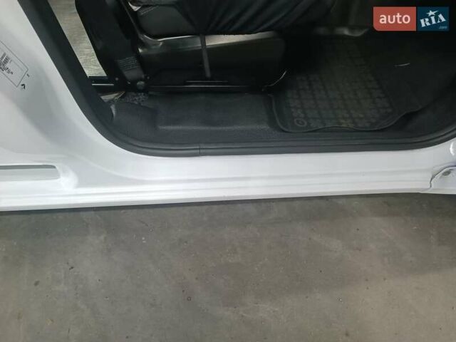 Белый Рено Кенгу, объемом двигателя 1.46 л и пробегом 109 тыс. км за 9700 $, фото 27 на Automoto.ua