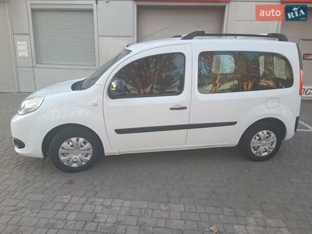 Белый Рено Кенгу, объемом двигателя 1.46 л и пробегом 109 тыс. км за 9700 $, фото 60 на Automoto.ua