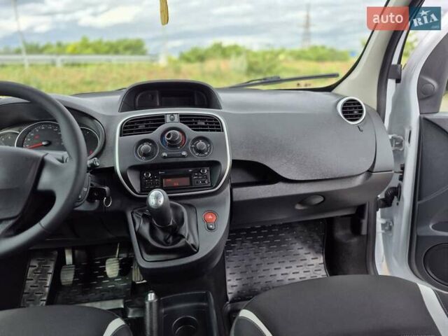 Білий Рено Кєнгу, об'ємом двигуна 1.5 л та пробігом 218 тис. км за 10950 $, фото 22 на Automoto.ua