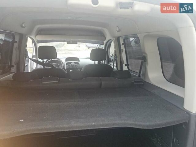 Белый Рено Кенгу, объемом двигателя 1.46 л и пробегом 151 тыс. км за 9999 $, фото 13 на Automoto.ua