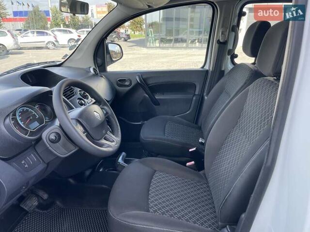 Белый Рено Кенгу, объемом двигателя 0 л и пробегом 75 тыс. км за 8800 $, фото 16 на Automoto.ua