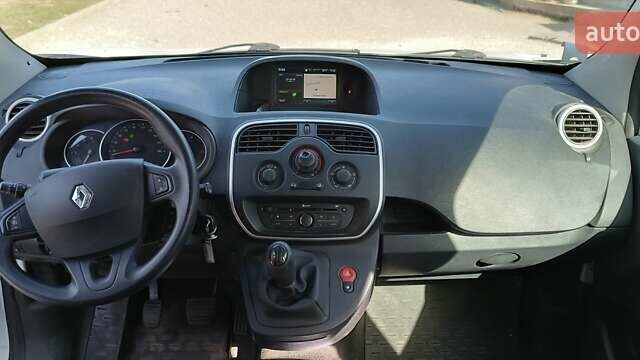 Белый Рено Кенгу, объемом двигателя 1.46 л и пробегом 149 тыс. км за 11000 $, фото 5 на Automoto.ua