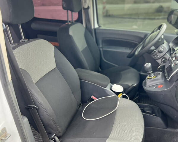 Белый Рено Кенгу, объемом двигателя 1.46 л и пробегом 189 тыс. км за 12200 $, фото 8 на Automoto.ua