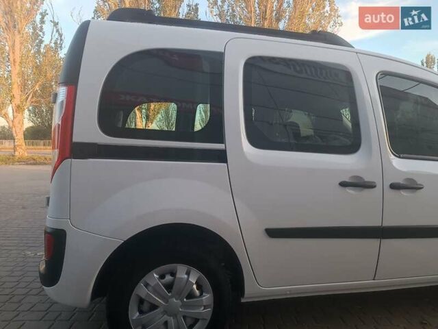 Белый Рено Кенгу, объемом двигателя 1.46 л и пробегом 109 тыс. км за 9700 $, фото 52 на Automoto.ua